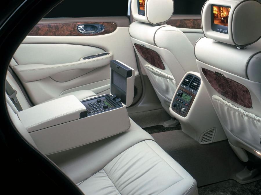  Jaguar XJ8 L 2005 года  (фото 26 из 63)